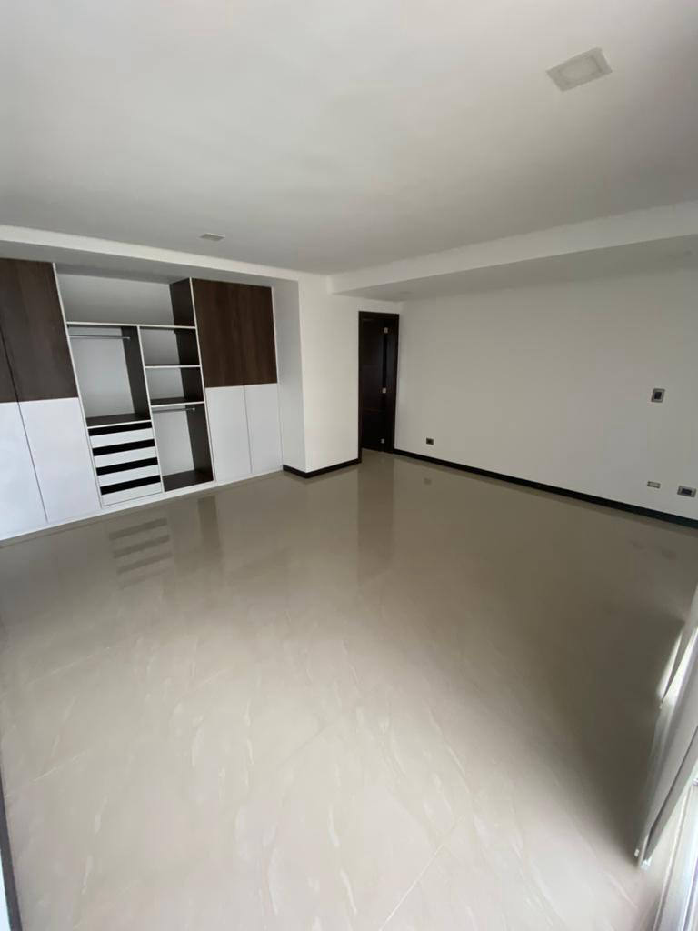 Квартира, 3617 м², 400 000$ — FAKTOR
